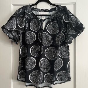 ChicNiCity Black and White Swirl Pattern Blouse Mediun